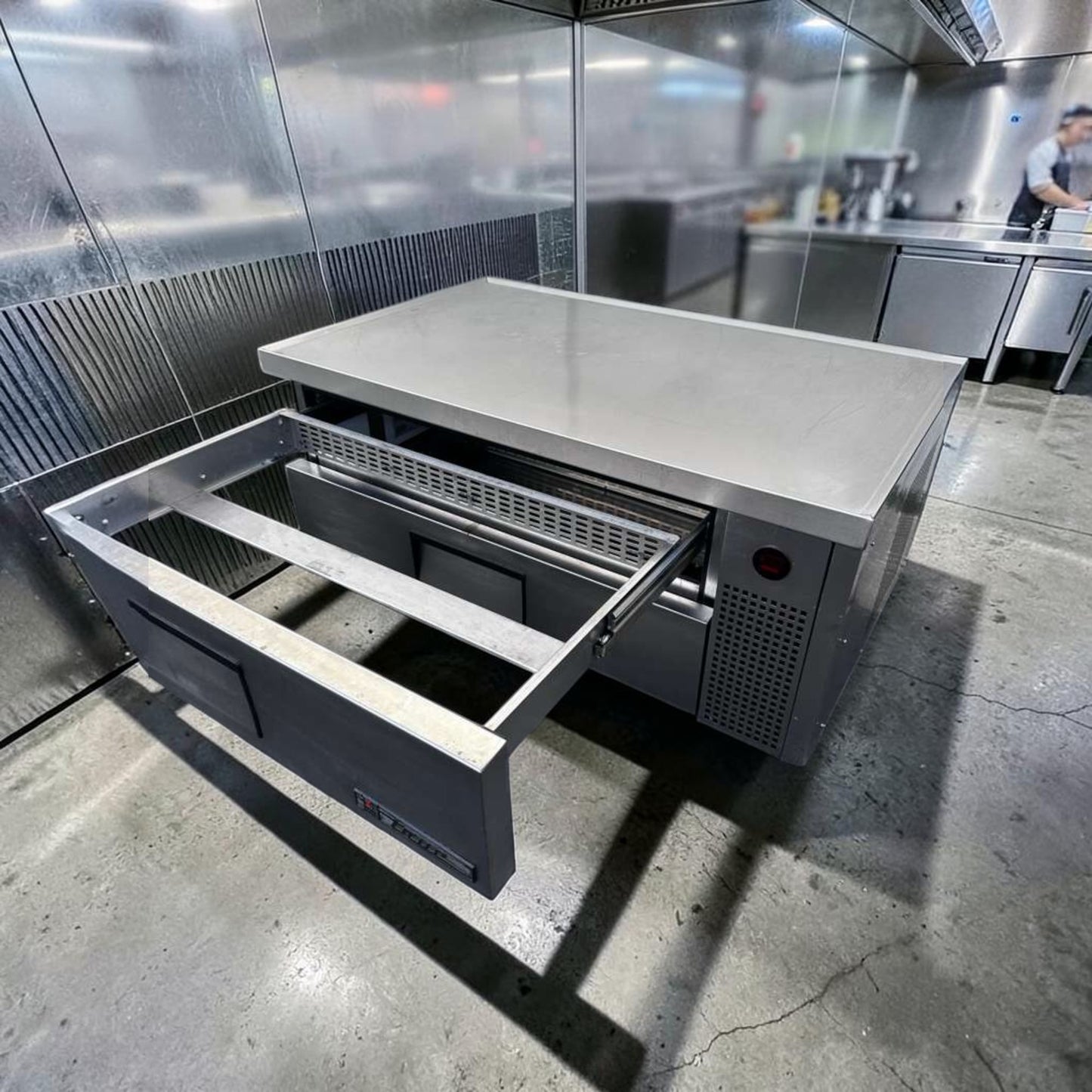 Exceptional Condition – True TRCB-52-HC Refrigerated Chef Base – 52” Width – (2) Drawers – 115V – Fully Tested & Operational!