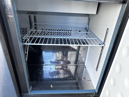 Dependable Condition – Arctic Air AST48RZ – 48″ Two-Door Refrigerated Sandwich & Salad Prep Table – 12-Pan Capacity – 115V – Fully Tested & Operational!