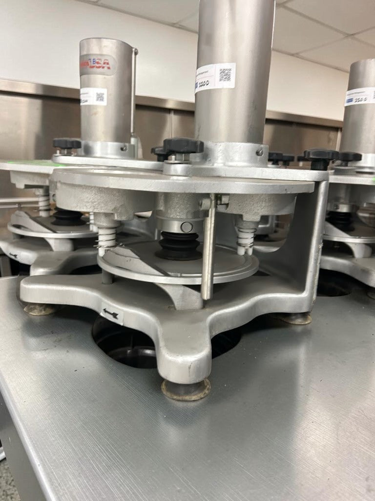 Excellent Condition – Mainca MH-120 INT – Manual 4 3/4" Hamburger Patty Former – Interchangeable Patty & Meatball Mould System – NSF Certified – Fully Tested & Operational!