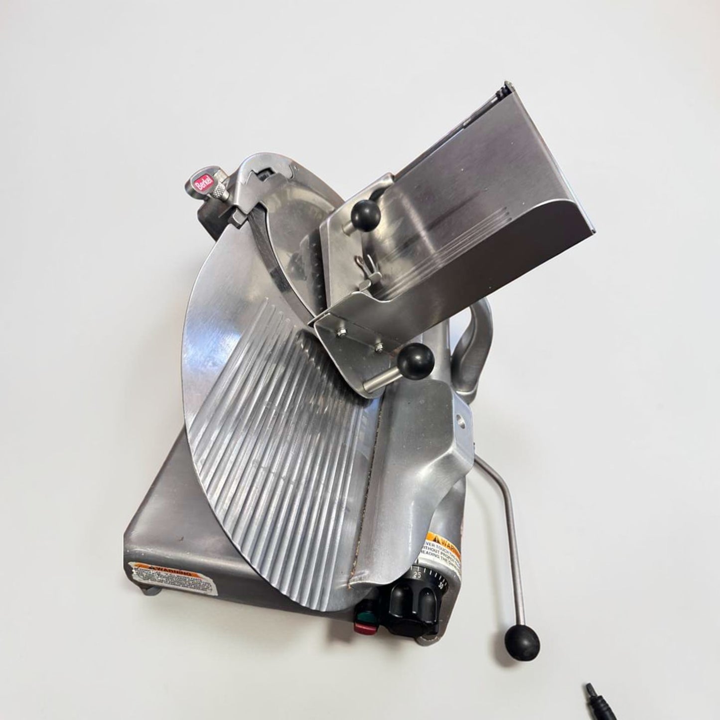 Immaculate Condition – Berkel 909/1 Commercial Manual Meat Slicer – Heavy-Duty – 115V – NSF – Fully Tested & Operational!