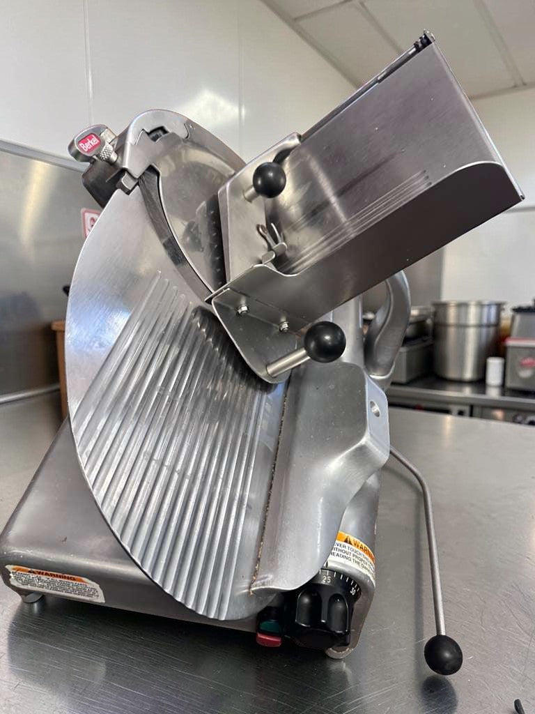 Immaculate Condition – Berkel 909/1 Commercial Manual Meat Slicer – Heavy-Duty – 115V – NSF – Fully Tested & Operational!
