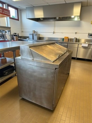 Flawless Condition – Delfield 4460NP-24M – 60" Mega Top Refrigerated Sandwich / Salad Prep Table – 24 Pan Capacity – 20.2 Cu. Ft. – 115V – NSF / UL Listed – Fully Tested & Operational!