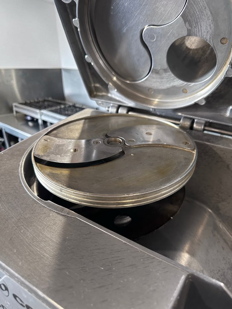 Immaculate Condition – Robot Coupe CL50E Ultra – Continuous Feed Commercial Food Processor – 2 Discs Included – 1 1/2 HP – 120V – ETL Listed – Fully Tested & Operational!