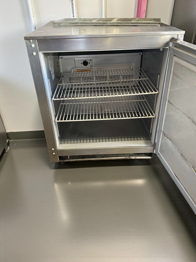 Premium Condition – Beverage-Air UCR27A – Commercial Undercounter Refrigerator – 115V / Single Phase – Fully Tested & Working!