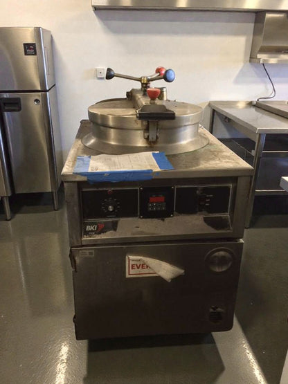 Premium Condition – BKI Commercial Pressure Fryer – Floor Model – Stainless Steel – Fully Tested & Working!