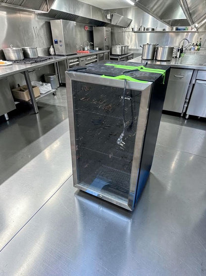 Outstanding Condition – Danby DBC120BLS-3 3.5 Cu. Ft. Beverage Center – Glass Door Cooler – Freestanding – 115V – Fully Tested & Operational!