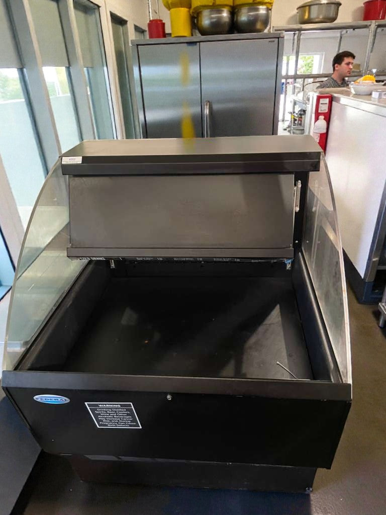Premium Condition – Federal Industries Refrigerated Display Merchandiser – 120V / Single Phase – Fully Tested & Working!