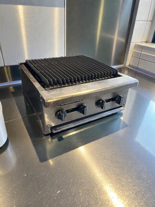 Outstanding Condition – Commercial 4-Burner Gas Charbroiler – Natural Gas – Heavy-Duty Stainless Steel – Fully Tested & Operational!