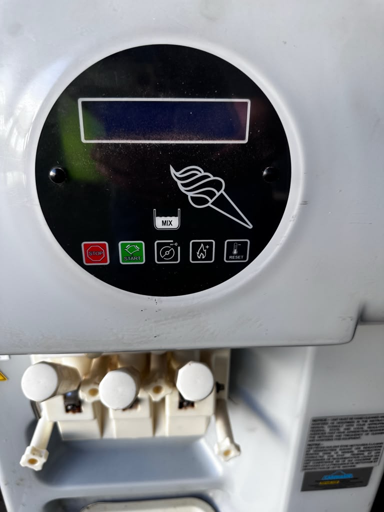 Top-Tier Condition – Carpigiani 193 SP/USA P – Commercial Countertop Soft Serve Ice Cream Machine – 2 Flavor + Twist – 208–230V – 3 Phase – UL / NSF Listed – Fully Tested & Operational!