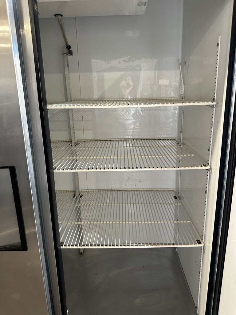 Excellent Condition – True T-49 – 49 Cu. Ft. Two-Section Commercial Reach-In Refrigerator – 2 Solid Doors – 115V – R134a – Fully Tested & Operational!