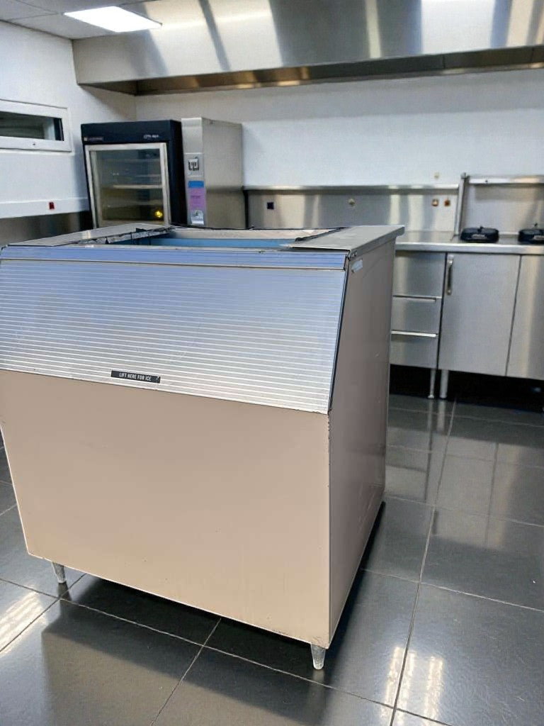 Like-New Condition – Manitowoc Commercial Ice Storage Bin – Heavy-Duty Ice Bin – Made in USA – Fully Inspected & Ready for Use!