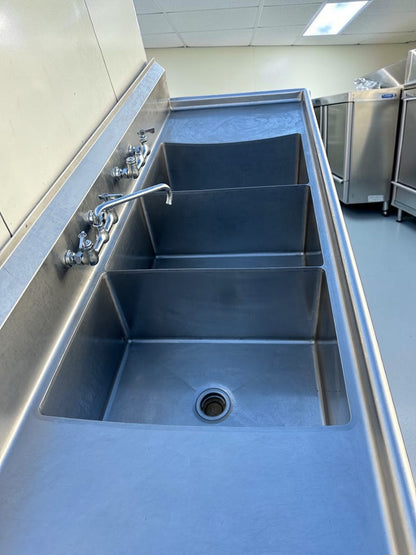 Pristine Condition – GSW SH20283D – 100-3/8" Three-Compartment Commercial Sink – Dual 20" Drainboards – 16-Gauge Stainless Steel – NSF & ETL Certified – Fully Tested & Operational!