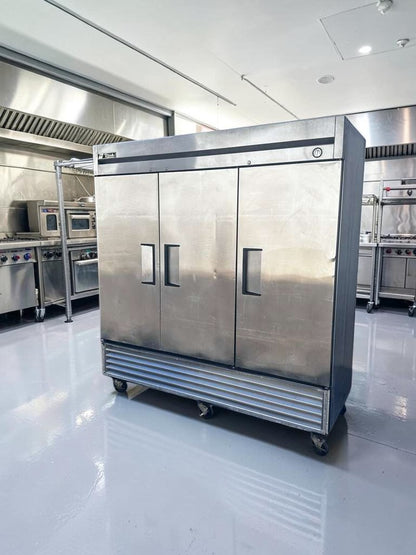 Immaculate Condition – True T-72F – 3 Door Commercial Reach-In Freezer – 78” Stainless Steel – Fully Tested & Operational!