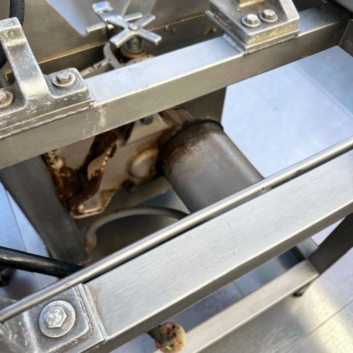 Superior Condition – Hobart 5701D Commercial Meat Saw – 3 HP – 3 Phase – Heavy-Duty Butcher Equipment – Fully Tested & Operational!