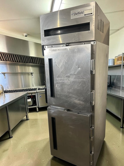 Superior Condition – Delfield 6025XL-SH 6000XL™ – 25 5/8" Single-Section Commercial Reach-In Refrigerator – 2 Half-Height Solid Doors – 20 Cu. Ft. – 115V – AS IS!