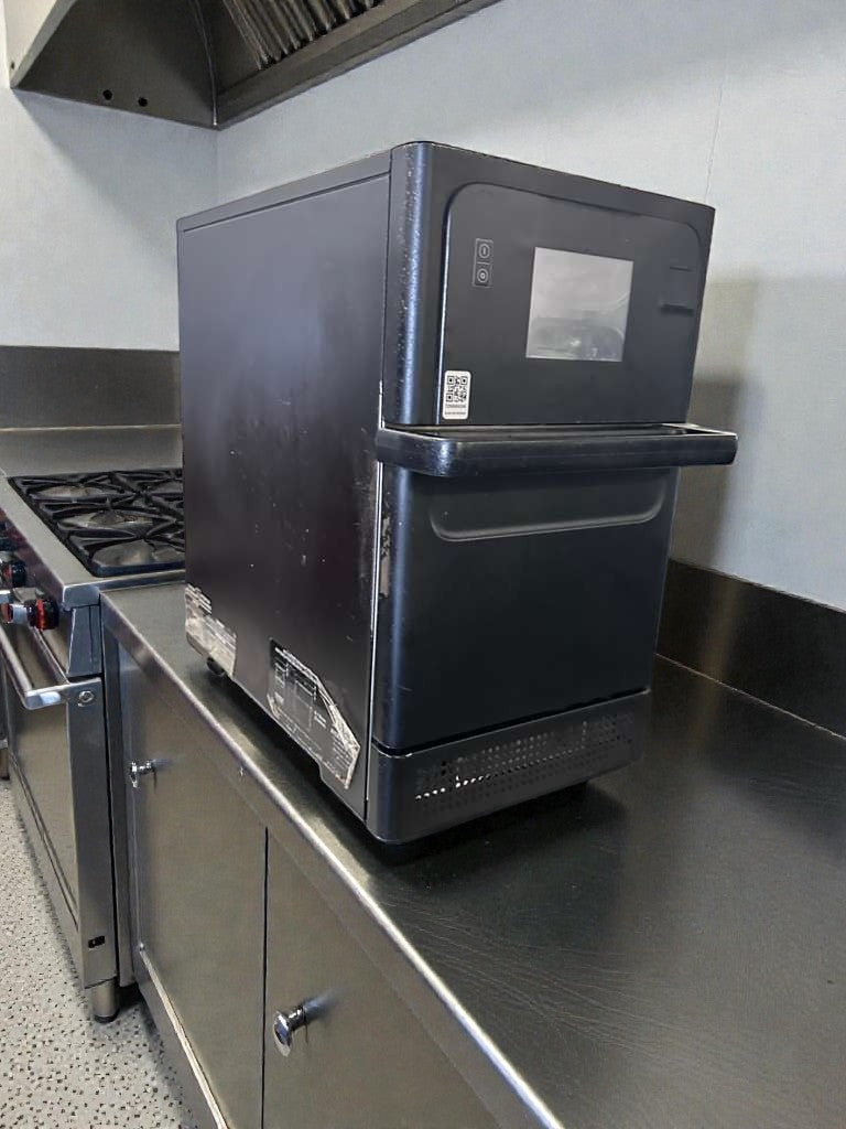 Exceptional Condition – Commercial Countertop Rapid Cook / Microwave Oven – Touch Display – 115V – Fully Tested & Operational!