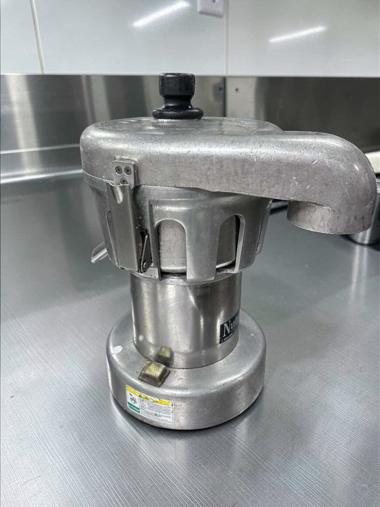 Elite Condition – Nutrifaster N450 Commercial Fruit & Vegetable Juicer – Heavy Duty Stainless Steel – High-Performance Juice Extractor – Fully Tested & Operational!