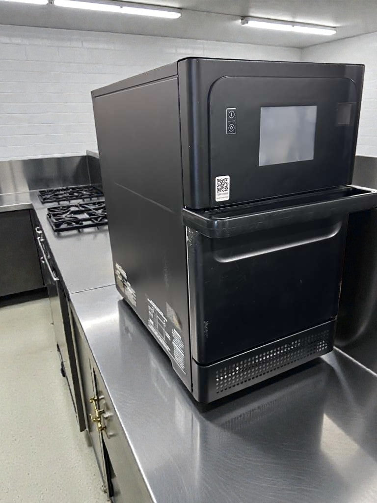 Top-Tier Condition – Merrychef Commercial High-Speed Oven – Touchscreen Control – Fully Tested & Operational!