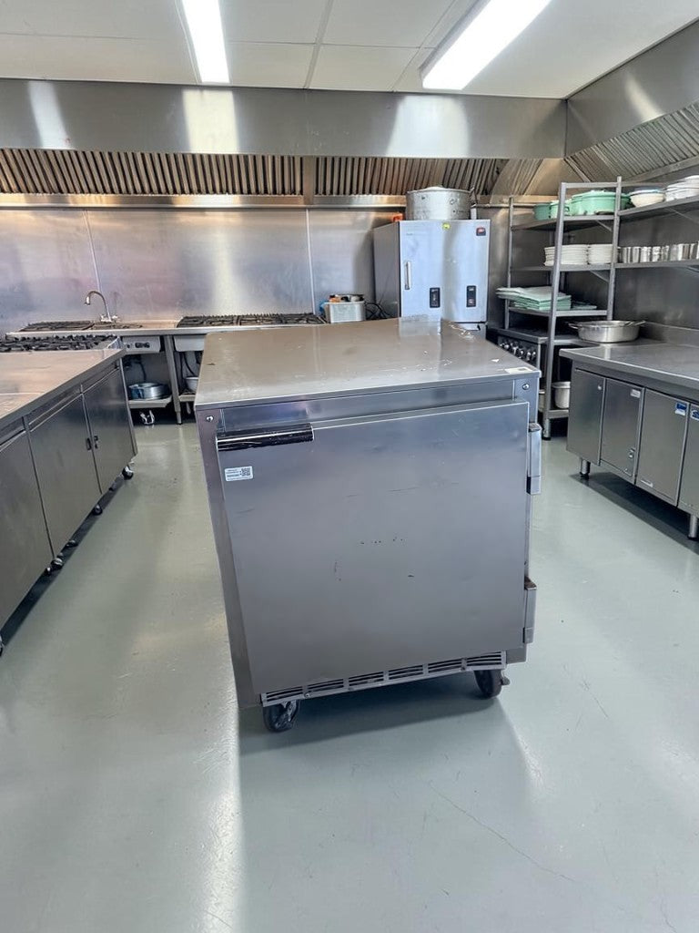 Dependable Condition – Beverage-Air UCR27A – 27" One-Section Commercial Undercounter Refrigerator – 6.2 Cu. Ft. – 115V – Fully Tested & Operational!