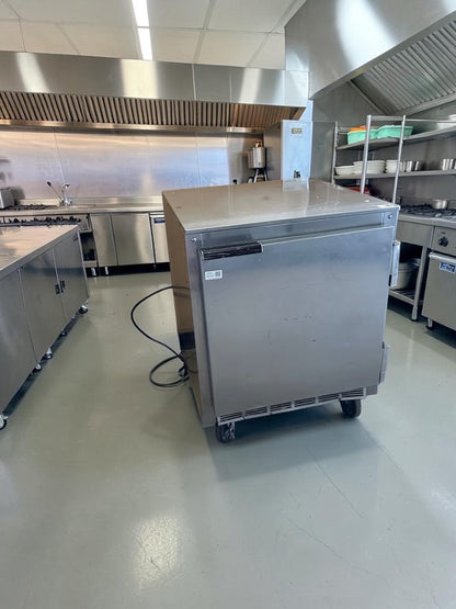 Dependable Condition – Beverage-Air UCR27A – 27" One-Section Commercial Undercounter Refrigerator – 6.2 Cu. Ft. – 115V – Fully Tested & Operational!