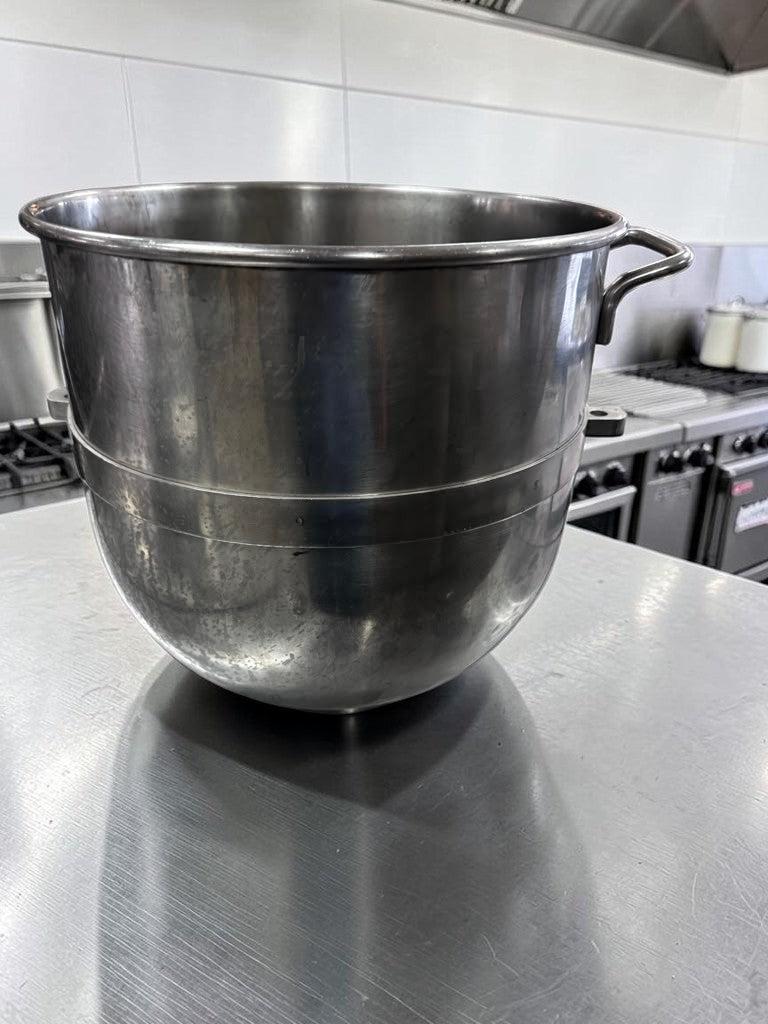 High-Grade Condition – Hobart 30 Qt. Stainless Steel Mixer Bowl – Commercial Replacement Mixing Bowl – Heavy-Duty Restaurant Mixer Accessory – Ready for Use!