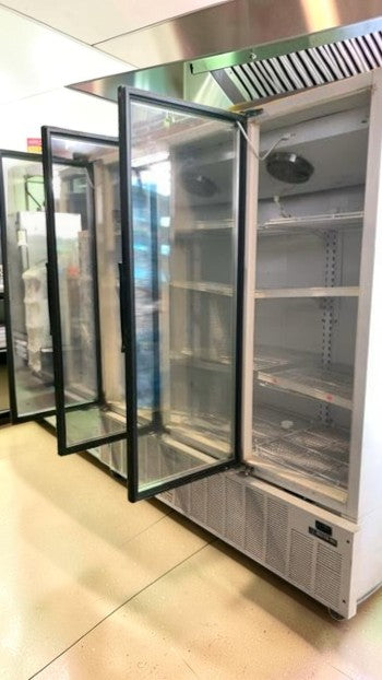 Superior Condition – Master-Bilt BLG-74HM – 70 Cu. Ft. Commercial 3-Door Glass Display Freezer Merchandiser – Bottom-Mount Refrigeration – 208-230V – Fully Tested & Operational!