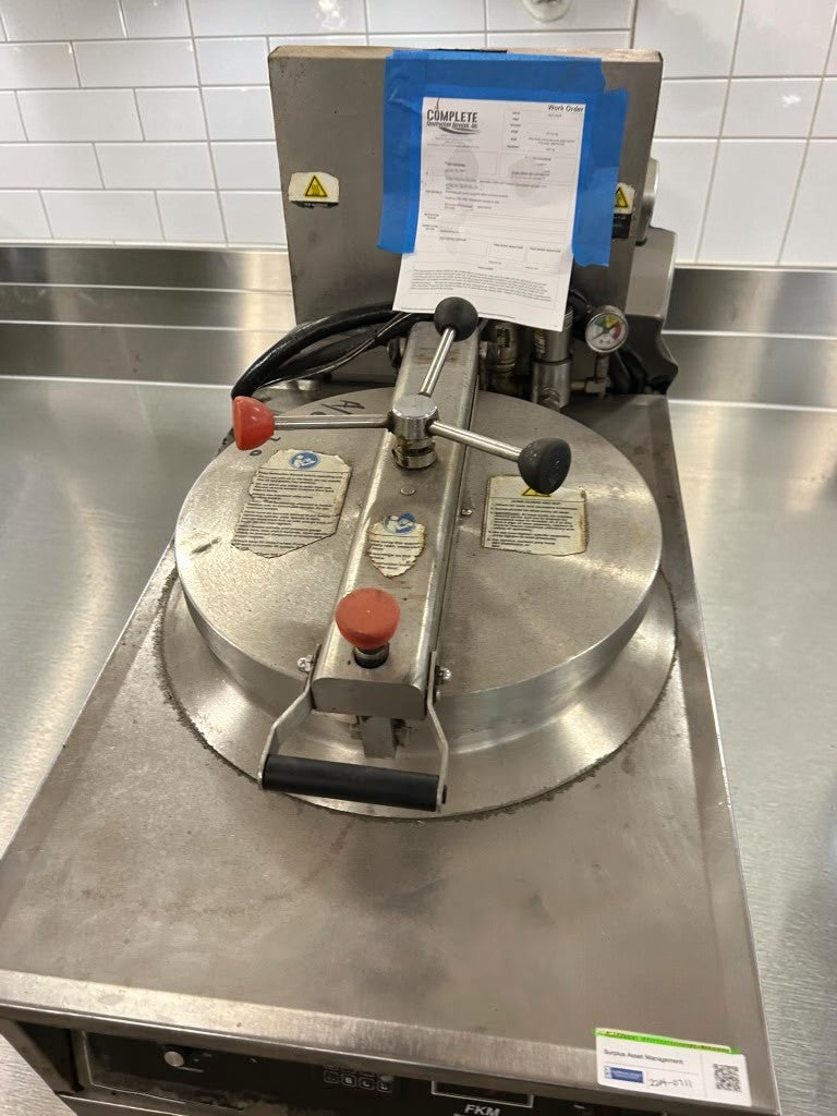 Dependable Condition – BKI FKM-F – Commercial Electric Pressure Fryer with Built-In Filtration – 75 lb. Oil Capacity – 208V, 3 Phase – Fully Tested & Operational!