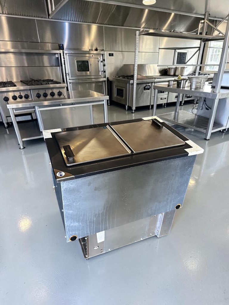 Pristine Condition – Delfield N225P – 6-Gallon Drop-In Ice Cream Dipping Freezer – Dual Stainless Steel Folding Lids – Self-Contained Refrigeration – 115V – NSF & UL Listed – New!