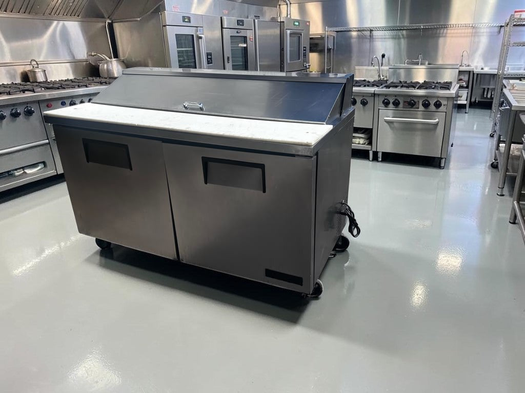 Well-Maintained Condition – True TSSU-60-16 – 60″ Two-Door Refrigerated Sandwich & Salad Prep Table – 16-Pan Capacity – 115V – Fully Tested & Operational!