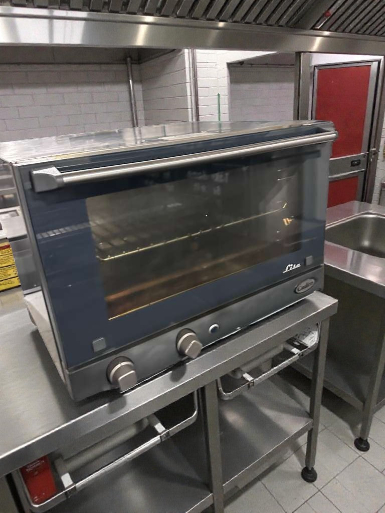 Refined Condition – Cadco OV-013 / XAF-013-US – Commercial Countertop Convection Oven – 120V – NSF & UL Listed – Fully Tested & Operational!