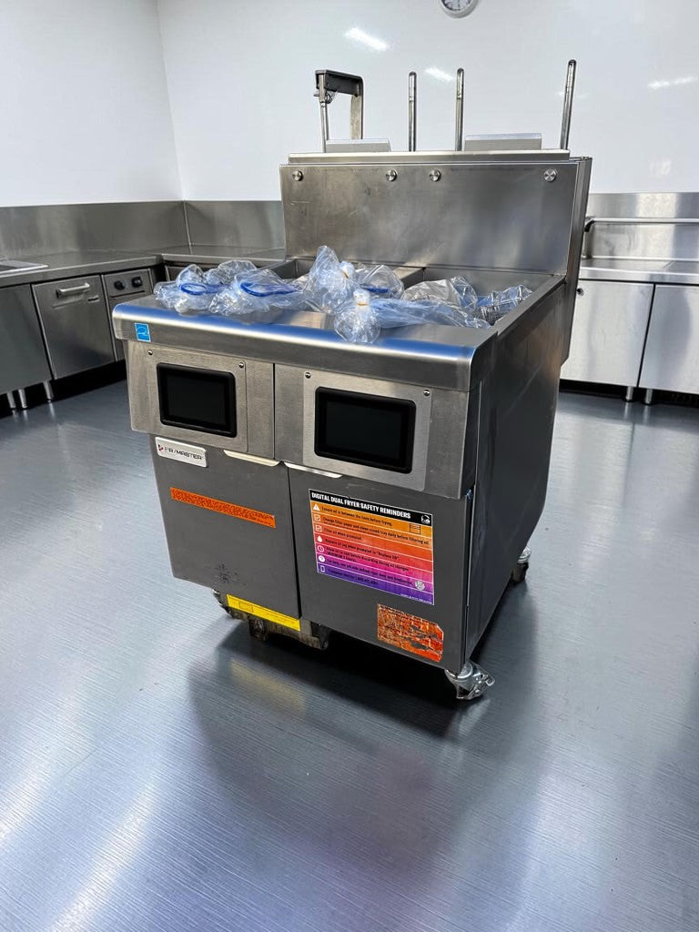 Prime Condition – Frymaster 2FQG30U FilterQuick – Dual Commercial Natural Gas Fryer Battery – Two 30-Lb. Frypots – SMART4U 3000 Controllers – Built-In Filtration – 140,000 BTU – Fully Tested & Operational!