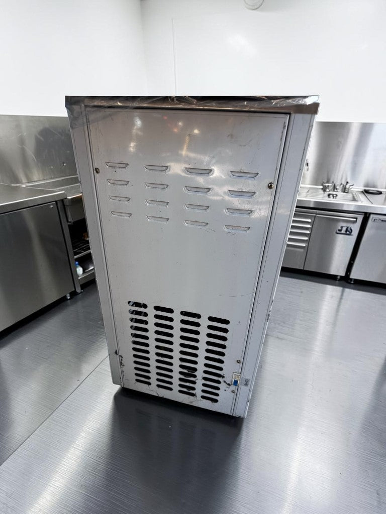 Like-New Condition – VEVOR ZM-A168 – Commercial Countertop Soft Serve Ice Cream Machine – 2+1 Flavor – 5 Gal/H – 110V – 1200W – Fully Tested & Operational!