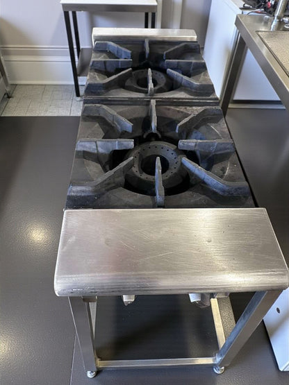 Prime Condition – Commercial 2-Burner Countertop Gas Hot Plate – Stainless Steel – Heavy-Duty Cast Iron Grates – Manual Controls – Fully Tested & Operational!