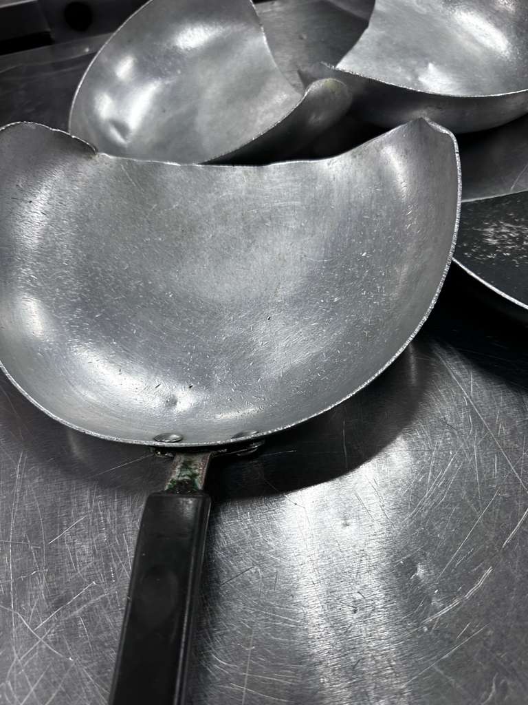 Well-Maintained Condition – Oster Nonstick Wok / Stir-Fry Pan Set – Quantity 4 – Commercial Kitchen Cookware – Fully Inspected & Ready for Use!
