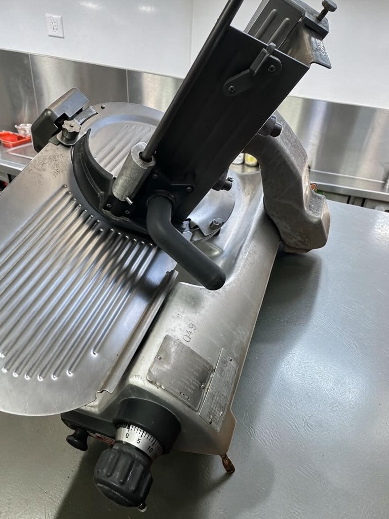 High-Grade Condition – Hobart 2812 – Heavy-Duty 12" Commercial Manual Meat & Deli Slicer with Built-In Sharpener – 1/2 HP – Fully Tested & Operational!