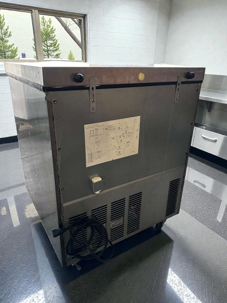 Immaculate Condition – Hoshizaki CRMF27 – 27" Commercial Undercounter Freezer – 7.2 Cu. Ft. – Stainless Steel – NSF / ETL Listed – Fully Tested & Operational!