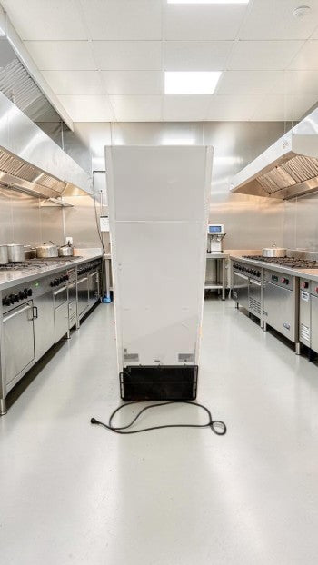 Pristine Condition – True GDM-19T-HC~TSL01 – 19 Cu. Ft. Commercial Glass Door Refrigerated Merchandiser – Single Glass Door – 115V – Fully Tested & Operational!