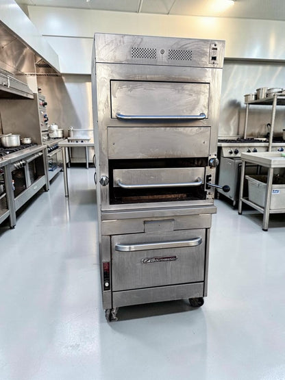 Dependable Condition – Southbend P32A-171 Platinum Series – 32" Gas Infrared Upright Broiler with Warming Oven & Convection Oven Base – Natural Gas – Fully Tested & Operational!