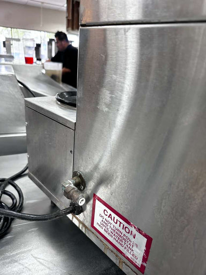 Outstanding Condition – Curtis ALPHA-IIIS / ALP3GTR63A000 – Commercial Automatic Decanter Coffee Brewer – 3 Warmers – 120V – Fully Tested & Operational!