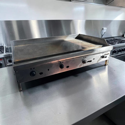 Superior Condition – Jade JGT-2448 – 48" Commercial Thermostatic Gas Griddle – 1" Steel Plate – Four Independent Controls – 120,000 BTU – Fully Tested & Operational!