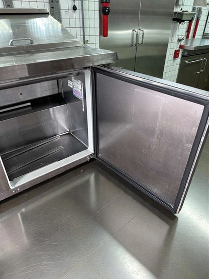 Excellent Condition – Continental Commercial Refrigerated Prep Table – Stainless Steel – NSF & UL Listed – Fully Tested & Operational!