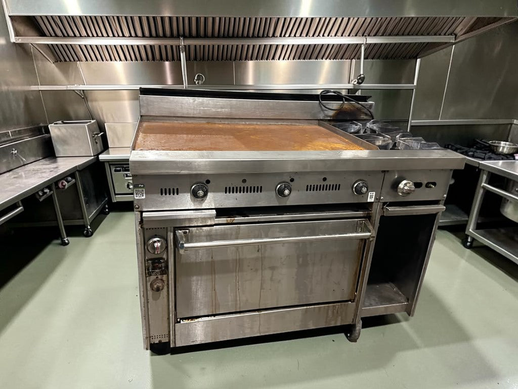 Outstanding Condition – Commercial 48" Gas Range – 36" Flat Top Griddle – 2 Open Burners – Standard Oven – Stainless Steel – Fully Tested & Operational!