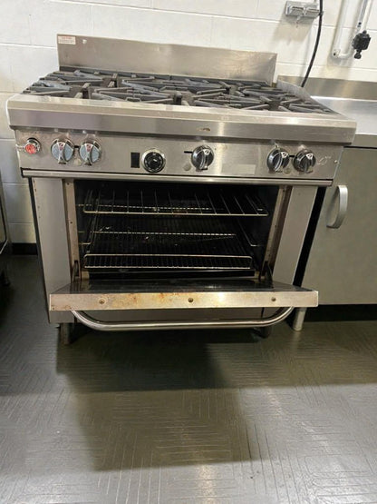 Exceptional Condition – Southbend Commercial Gas Range with Oven – Fully Tested & Working!