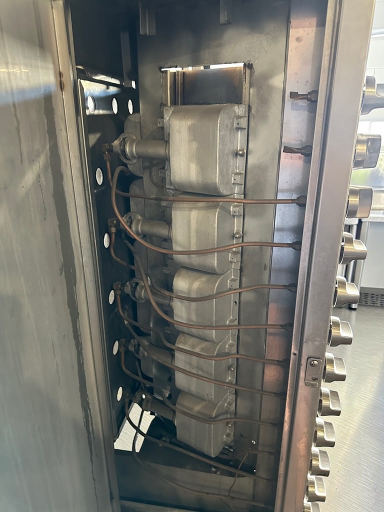 Top-Tier Condition – Commercial Stainless Steel Dual-Sided Gas Shawarma / Gyro Vertical Broiler – Heavy-Duty Rotisserie – Fully Tested & Operational!