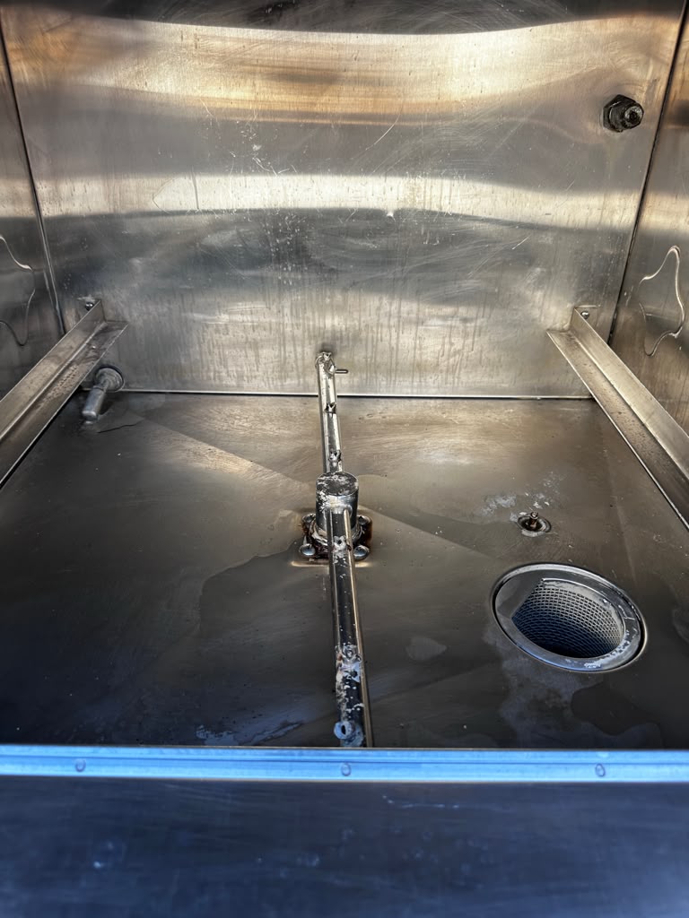 Well-Maintained Condition – CMA Dishmachines L-1X W/HTR – 24″ Low-Temperature Undercounter Dishwasher – 30 Racks/Hour, 115V – Fully Tested & Operational!