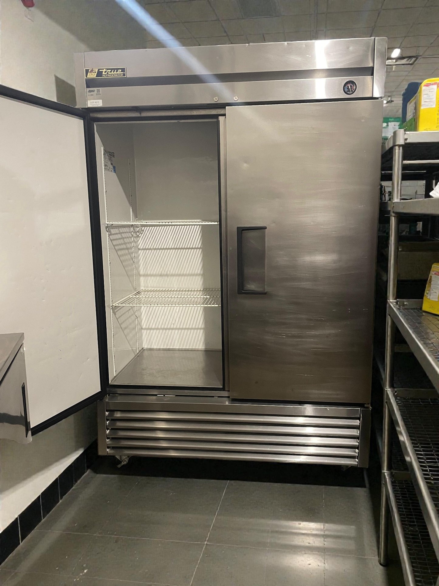 Exceptional Condition – True T-49 Commercial Reach-In Refrigerator – 115V / Single Phase – Fully Tested & Working!