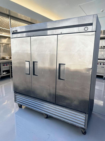 Immaculate Condition – True T-72F – 3 Door Commercial Reach-In Freezer – 78” Stainless Steel – Fully Tested & Operational!