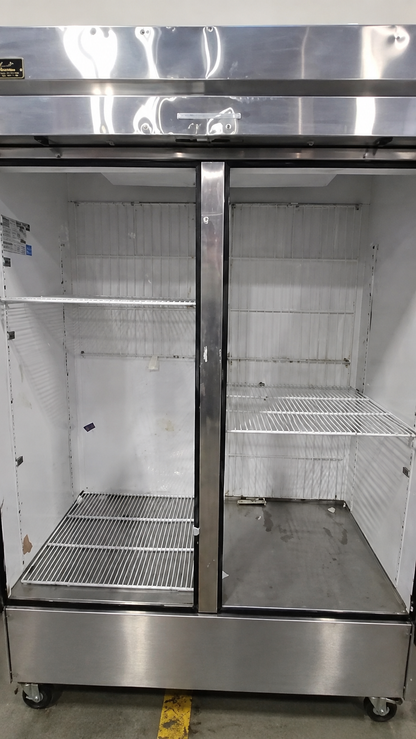 Flawless Condition – True T-49F – Commercial Two-Door Reach-In Freezer – 49 Cu. Ft. – Stainless Steel – Bottom-Mount Compressor – 115V – Fully Tested & Operational!
