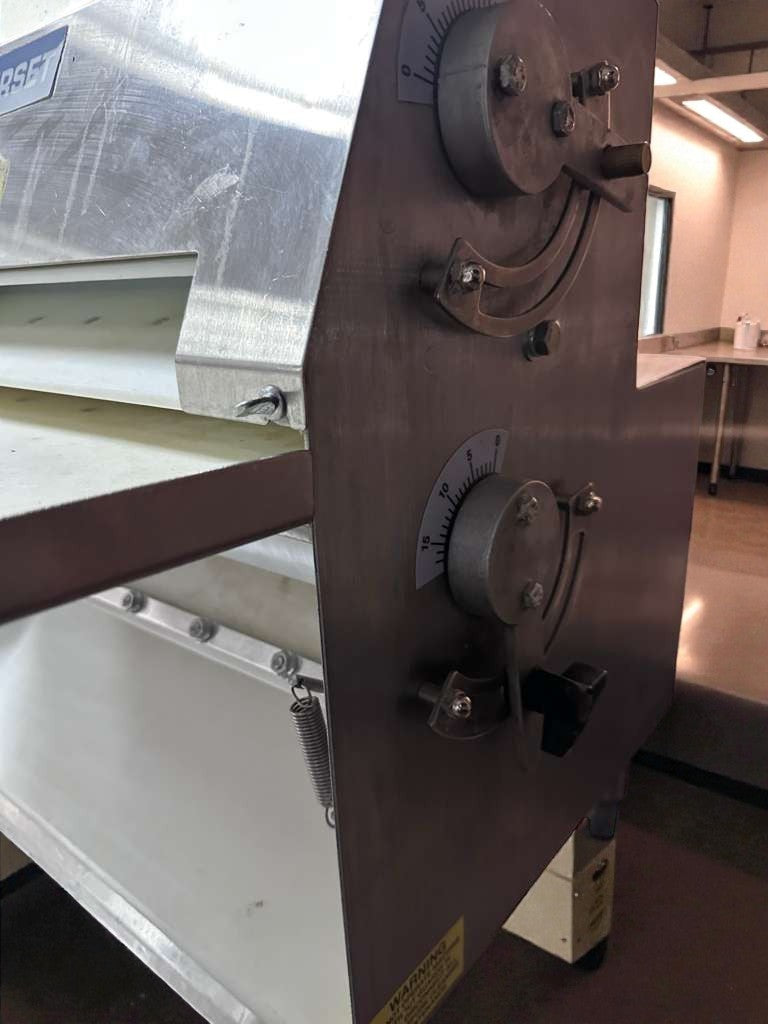 Outstanding Condition – Somerset CDR-2000 – Commercial Countertop Dough Roller / Sheeter – 115V – ETL & NSF Listed – Fully Tested & Operational