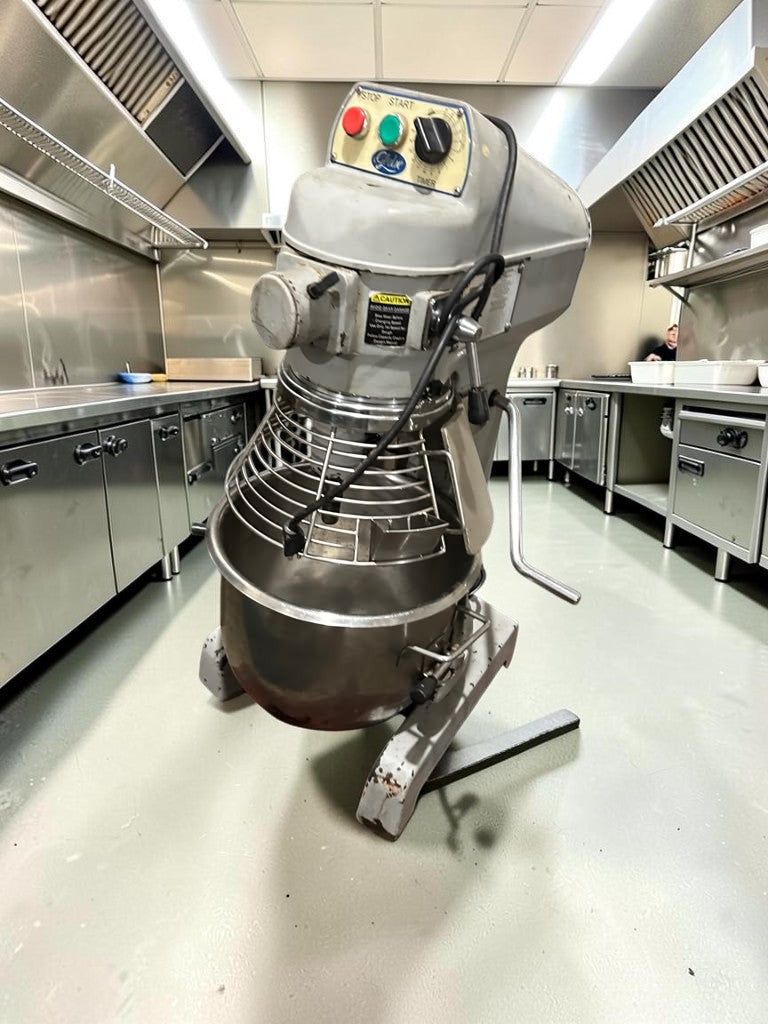 Top-Tier Condition – Globe SP20 – Commercial 20-Quart Planetary Mixer – 1/2 HP – Stainless Steel Bowl – NSF – 110V – Fully Tested & Operational!